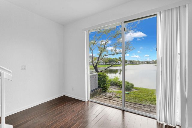 1427 NW 34th Way, Lauderhill, FL 33311