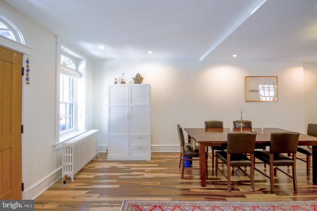 1016 BAINBRIDGE ST, PHILADELPHIA, PA 19147 — photo 4