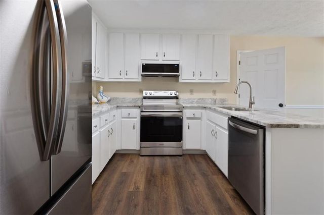 1521 Larkwood Drive, Canton, GA 30114