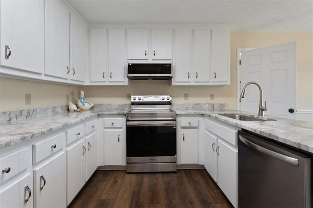 1521 Larkwood Drive, Canton, GA 30114