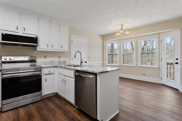 1521 Larkwood Drive, Canton, GA 30114