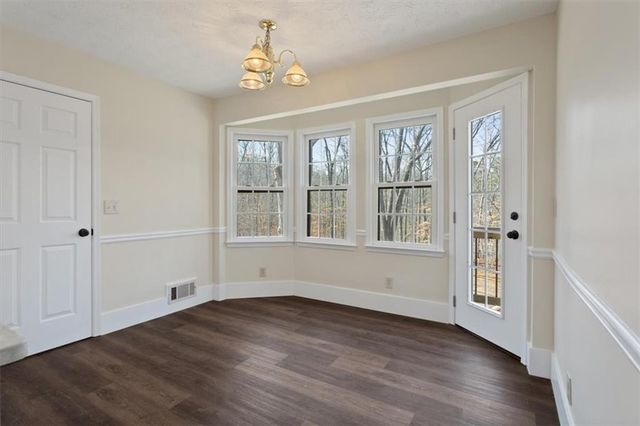 1521 Larkwood Drive, Canton, GA 30114