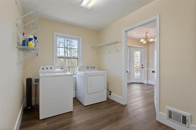 1521 Larkwood Drive, Canton, GA 30114