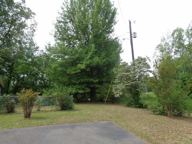 2141 CANDY LN, Burlison, TN 38015