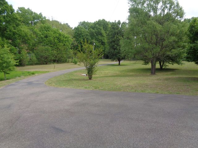 2141 CANDY LN, Burlison, TN 38015