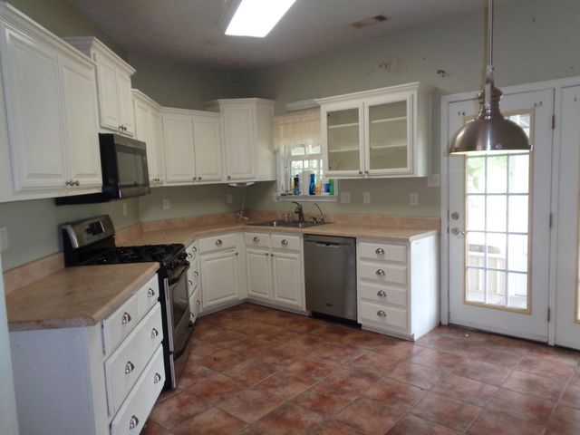 2141 CANDY LN, Burlison, TN 38015