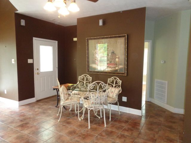 2141 CANDY LN, Burlison, TN 38015