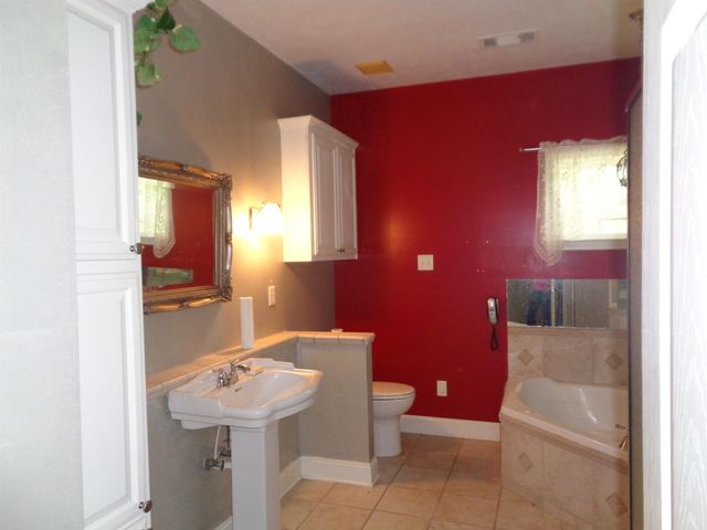 2141 CANDY LN, Burlison, TN 38015