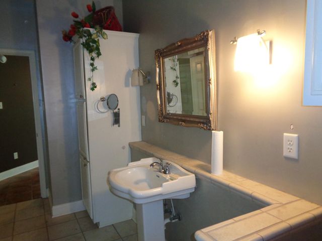 2141 CANDY LN, Burlison, TN 38015
