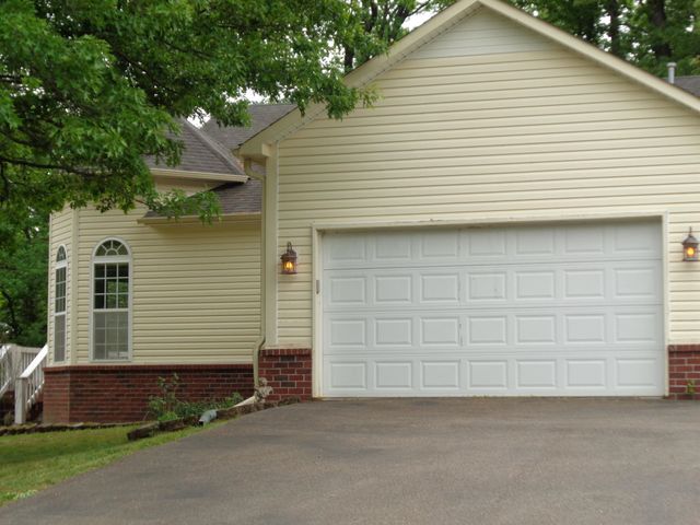 2141 CANDY LN, Burlison, TN 38015