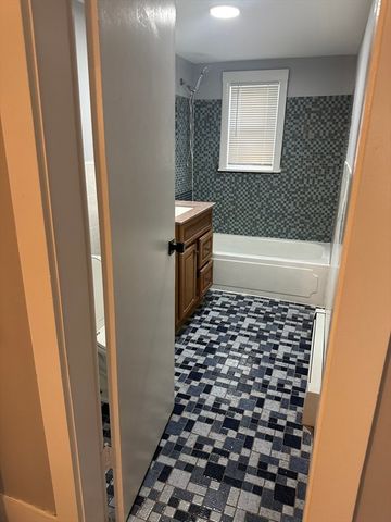 207 Washington St. 1, Quincy, MA 02169