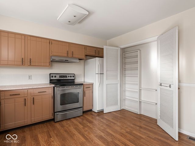 1746 Forsythia Drive, Indianapolis, IN 46219