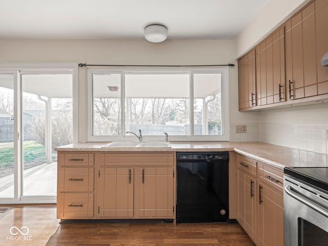 1746 Forsythia Drive, Indianapolis, IN 46219