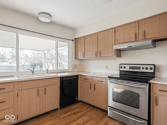 1746 Forsythia Drive, Indianapolis, IN 46219