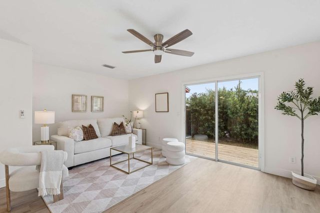 635 6TH AVENUE S, Jacksonville Beach, FL 32250