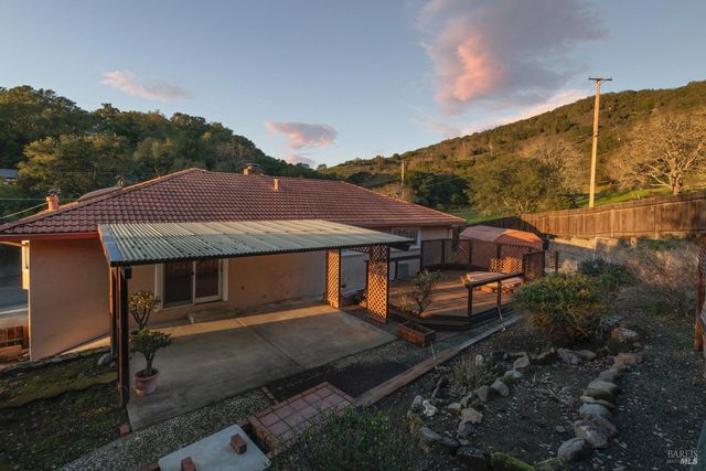 1292 Calle Del Arroyo, Sonoma, CA 95476