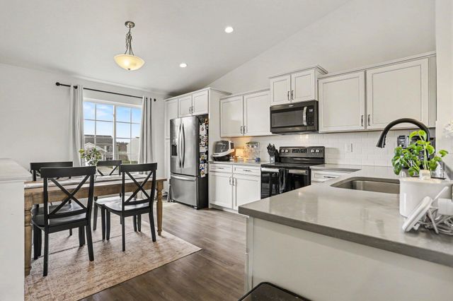 1637 Tea Pond Court, Vicksburg Vllg, MI 49097