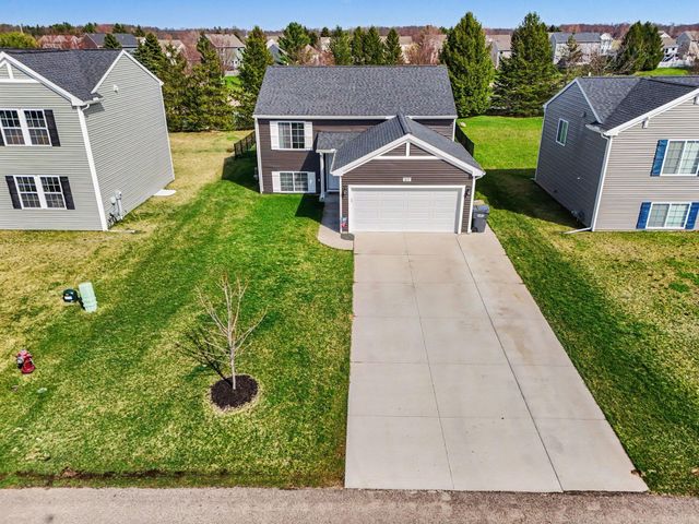 1637 Tea Pond Court, Vicksburg Vllg, MI 49097