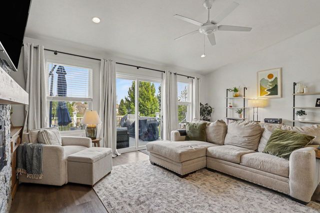 1637 Tea Pond Court, Vicksburg Vllg, MI 49097