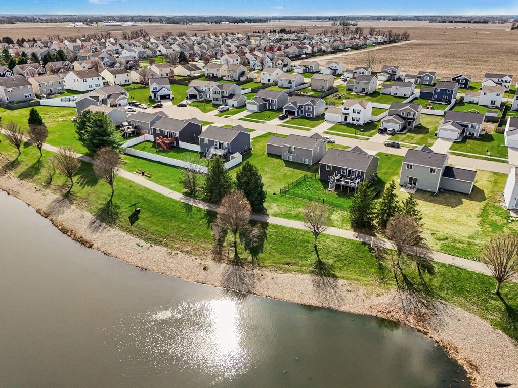 1637 Tea Pond Court, Vicksburg Vllg, MI 49097