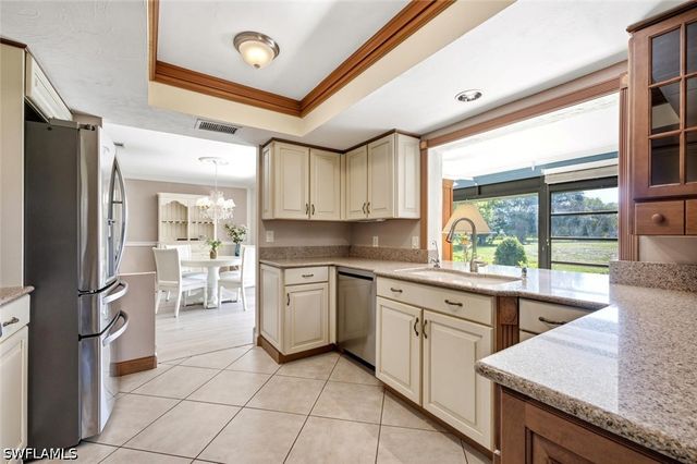 120 Fleur De Lis LN, Naples, FL 34112