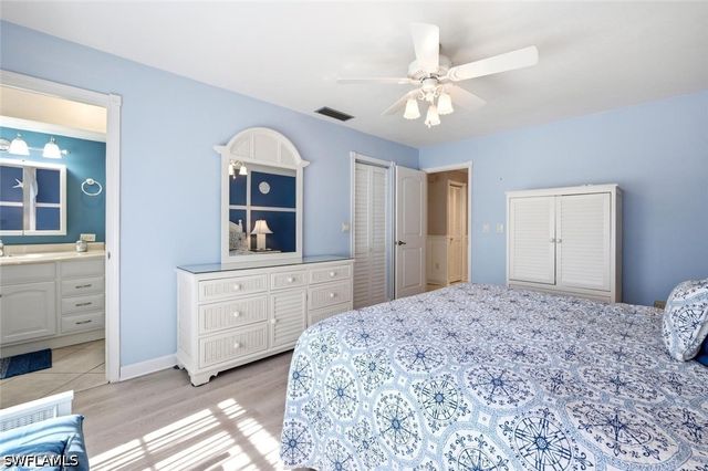 120 Fleur De Lis LN, Naples, FL 34112
