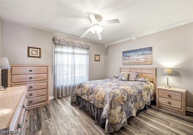 120 Fleur De Lis LN, Naples, FL 34112