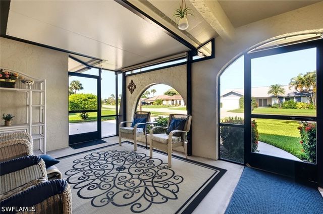 120 Fleur De Lis LN, Naples, FL 34112