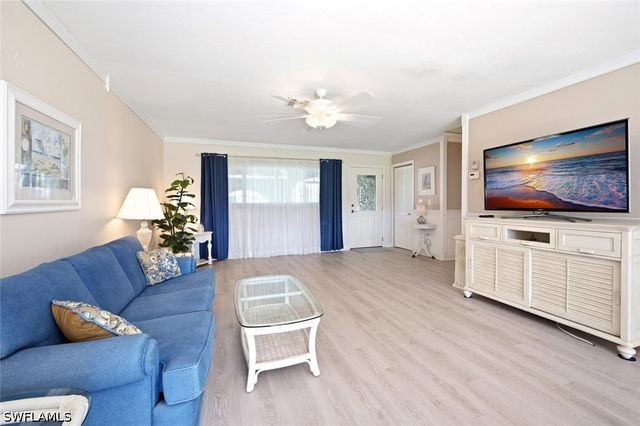 120 Fleur De Lis LN, Naples, FL 34112