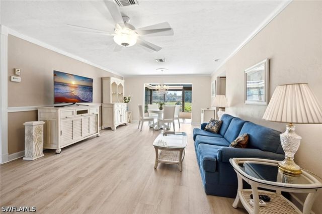 120 Fleur De Lis LN, Naples, FL 34112