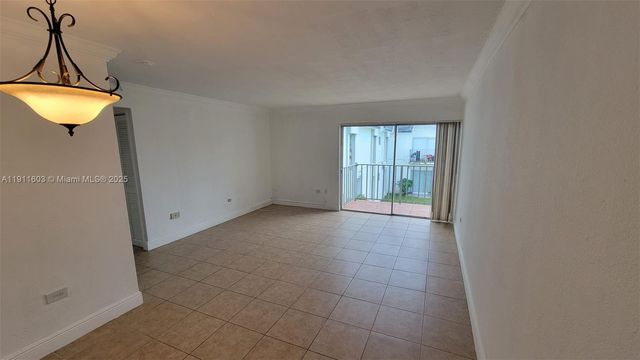 7232 SW 94th Pl E7, Miami, FL 33173