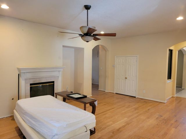 15907 Aberdeen Trails Drive, Houston, TX 77095