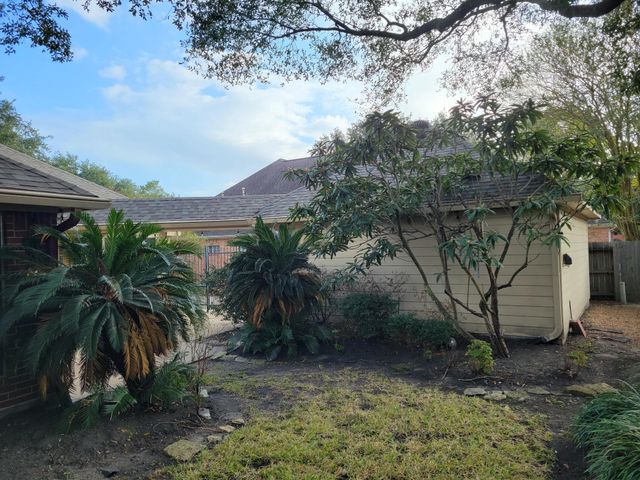 15907 Aberdeen Trails Drive, Houston, TX 77095