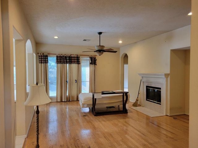 15907 Aberdeen Trails Drive, Houston, TX 77095