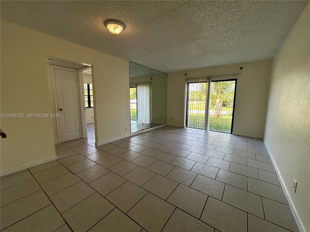 7625 Tam Oshanter Boulevard 102-2, North Lauderdale, FL 33068