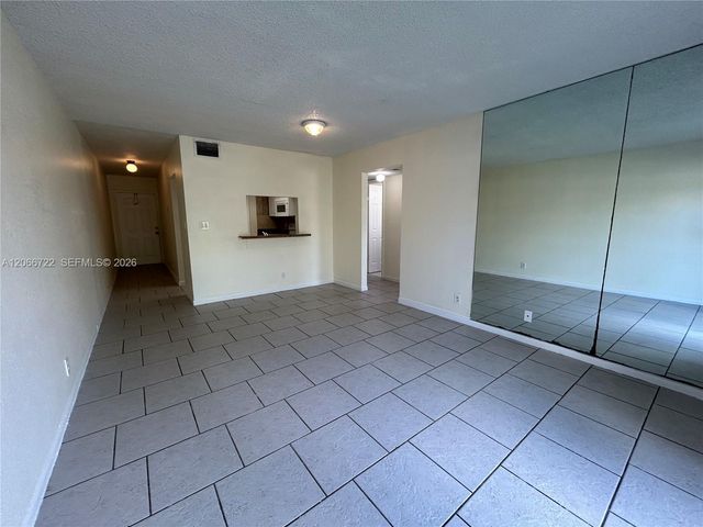 7625 Tam Oshanter Boulevard 102-2, North Lauderdale, FL 33068