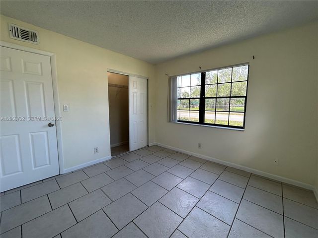 7625 Tam Oshanter Boulevard 102-2, North Lauderdale, FL 33068