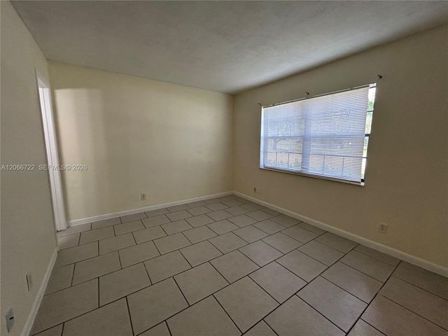 7625 Tam Oshanter Boulevard 102-2, North Lauderdale, FL 33068