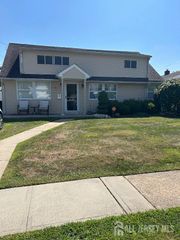 76 DANIEL Street, Carteret, NJ 07008