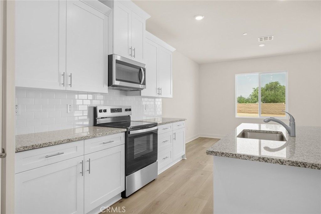 Image 3 of property listing at 14563 Indigo, Apple Valley, CA 92307