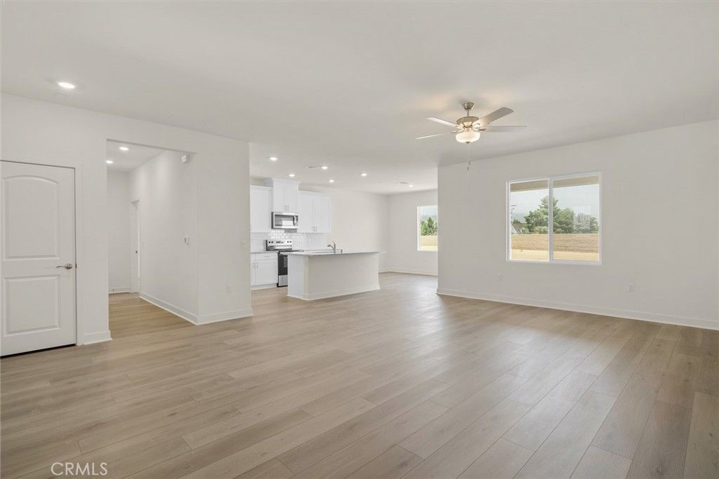 Image 6 of property listing at 14563 Indigo, Apple Valley, CA 92307