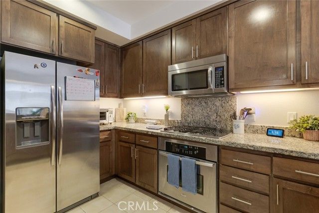 21301 Erwin Street 228, Woodland Hills (los Angeles), CA 91367