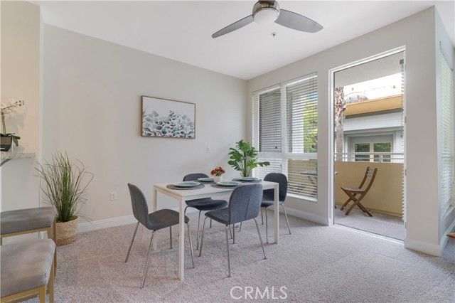 21301 Erwin Street 228, Woodland Hills (los Angeles), CA 91367