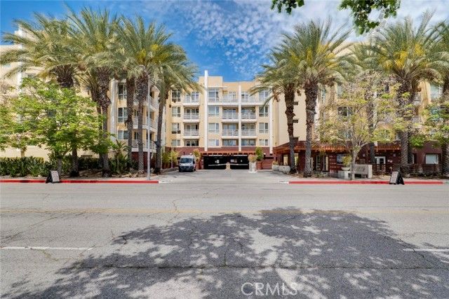 21301 Erwin Street 228, Woodland Hills (los Angeles), CA 91367