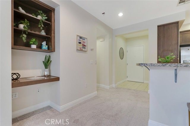 21301 Erwin Street 228, Woodland Hills (los Angeles), CA 91367