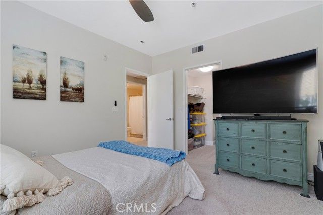 21301 Erwin Street 228, Woodland Hills (los Angeles), CA 91367