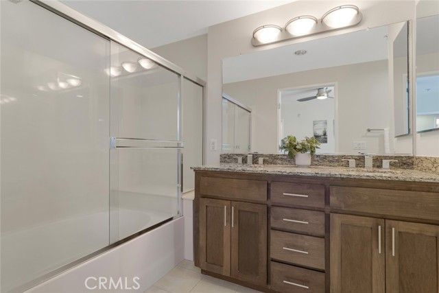 21301 Erwin Street 228, Woodland Hills (los Angeles), CA 91367