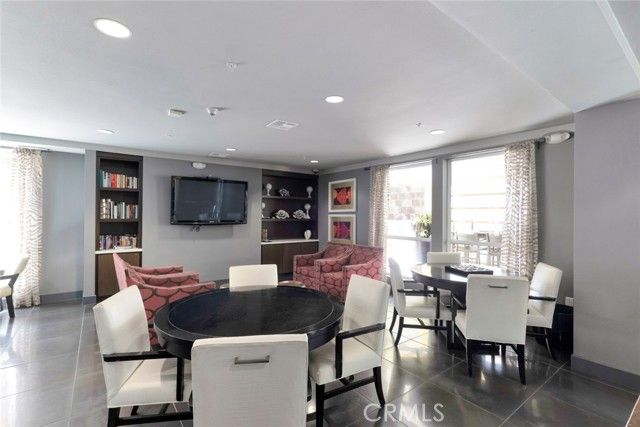 21301 Erwin Street 228, Woodland Hills (los Angeles), CA 91367