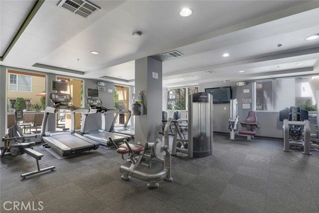 21301 Erwin Street 228, Woodland Hills (los Angeles), CA 91367