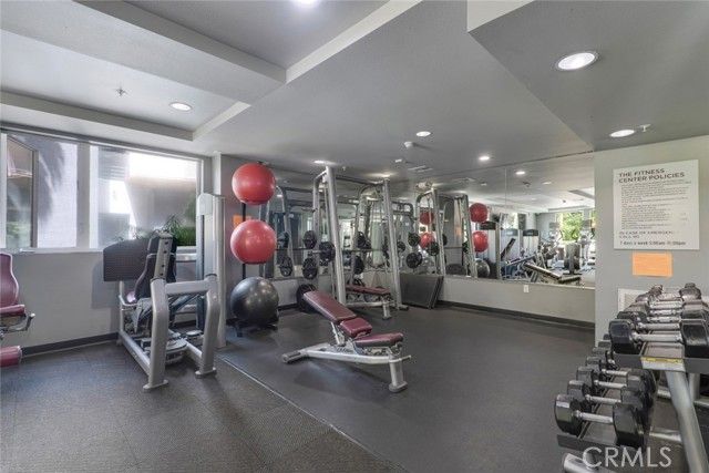 21301 Erwin Street 228, Woodland Hills (los Angeles), CA 91367